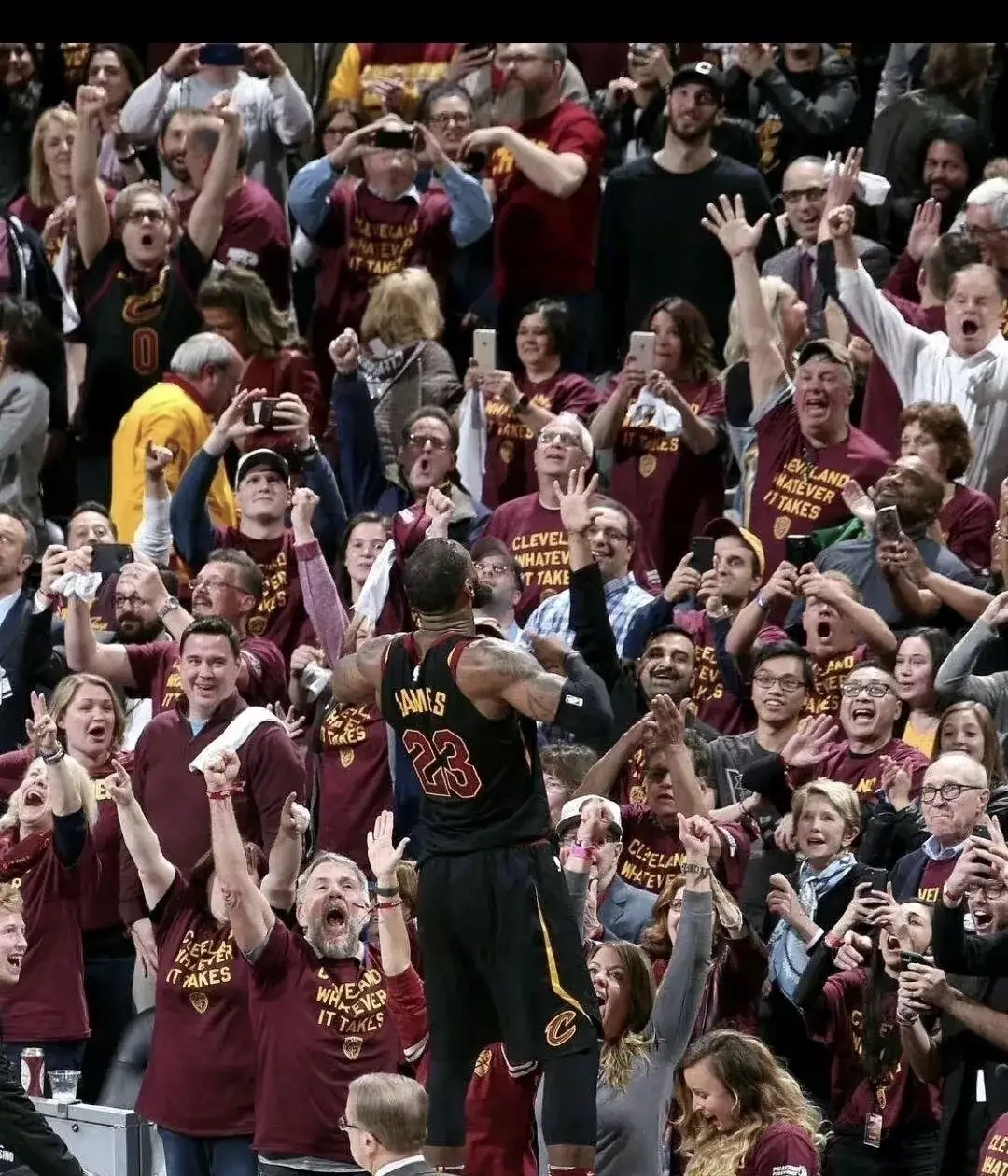 关于詹姆斯连续十二场比赛得分超过险胜姆巴佩新星精彩发挥表现惊艳，网友：今夜巴黎圣日耳曼备战法国杯的信息