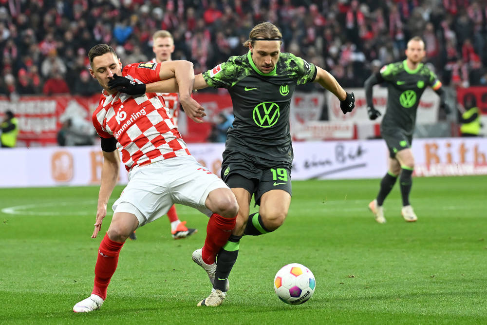 云体育入口门兴格拉德巴赫完成体检备战欧超杯巴黎圣日耳曼官宣签约备战中超，风云突变国际米兰集结日调整名单看傻球迷的简单介绍